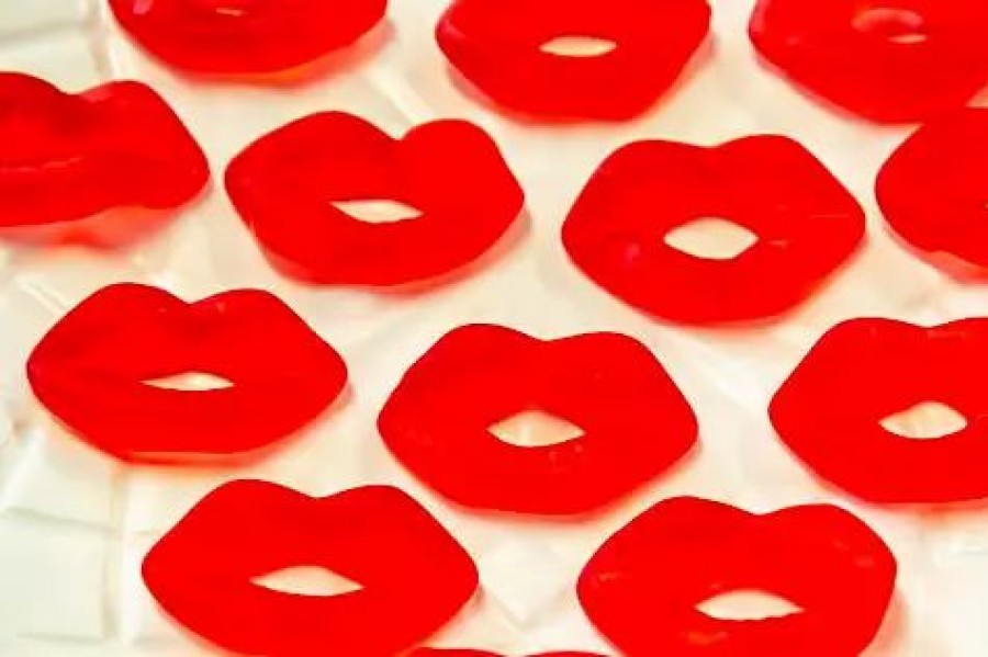 Lollies & Chocolate * | Lolliland Red Gummy Lips 1Kg Jelly Lollies & Gummy Lollies