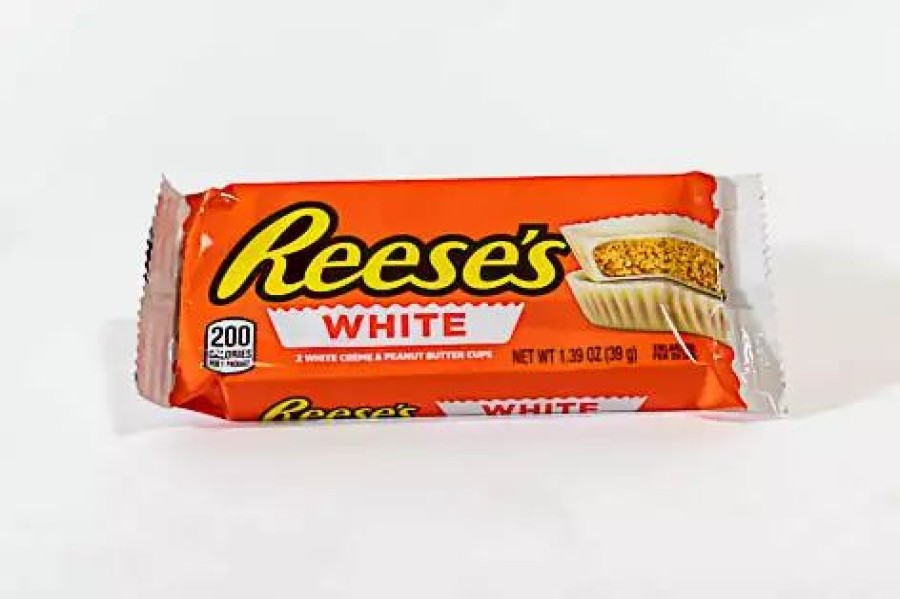 Lollies & Chocolate * | Reese Candy Company Chocolates Milk, Dark & White Reese'S White Chocolate Peanut Butter Cups 42G