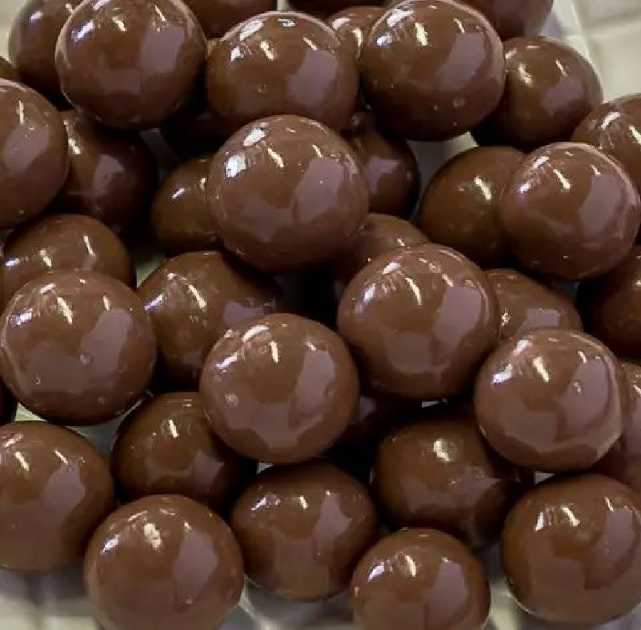 Colour Theme * | Custom Chocolates Chocolate Malt Balls Brown-Coloured Lollies