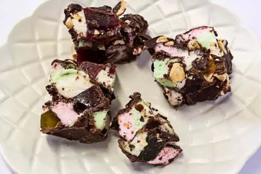 Lollies & Chocolate * | Kelly'S Confectionery Rocky Road Dark Chocolate Marshmallows